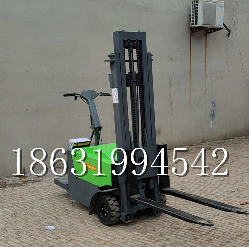 密山市优程全电动叉车插腿式堆高车液压装卸车1.5吨升高小型站驾式铲车